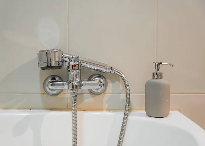 Mar- Do Conde With Ac *